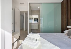 Frosted Glass Partition to Enhance Your Office Interiors