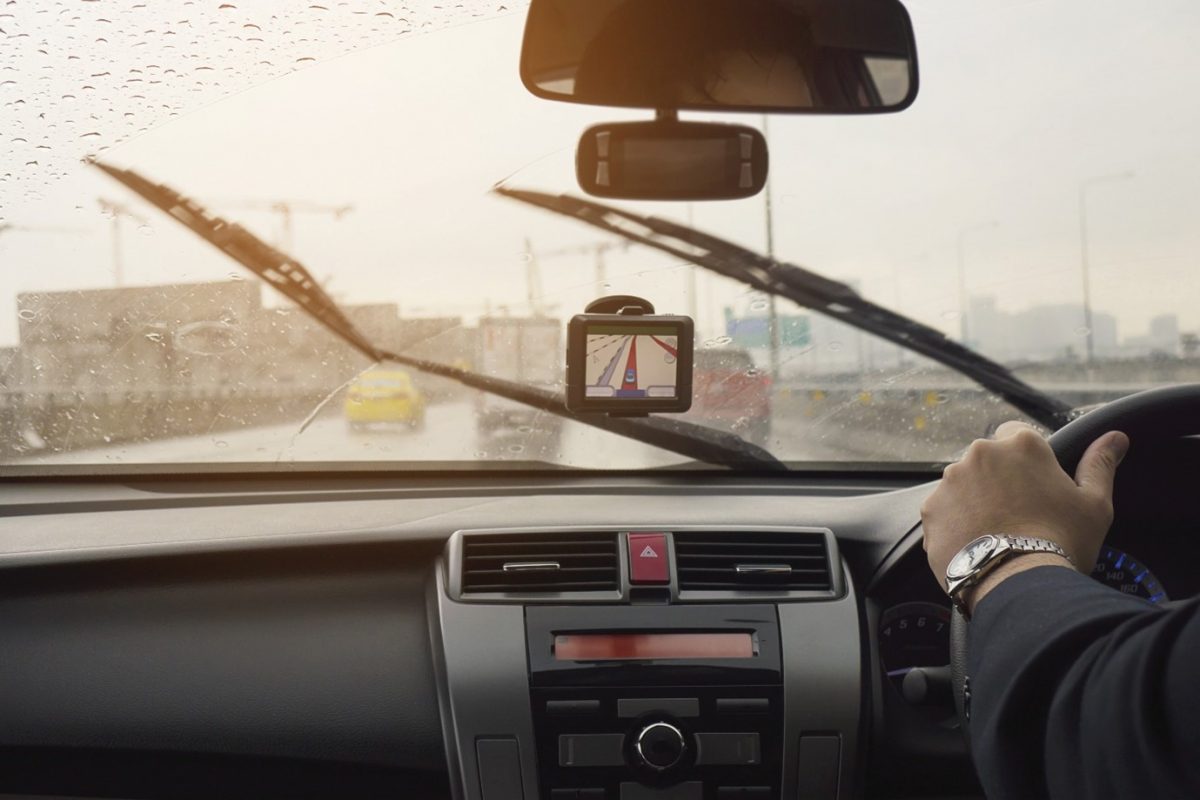 Maintainace of Clear Car Windscreen