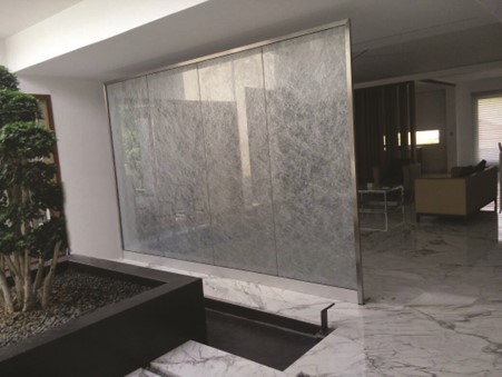 Maintaining Frosted Glass Windows